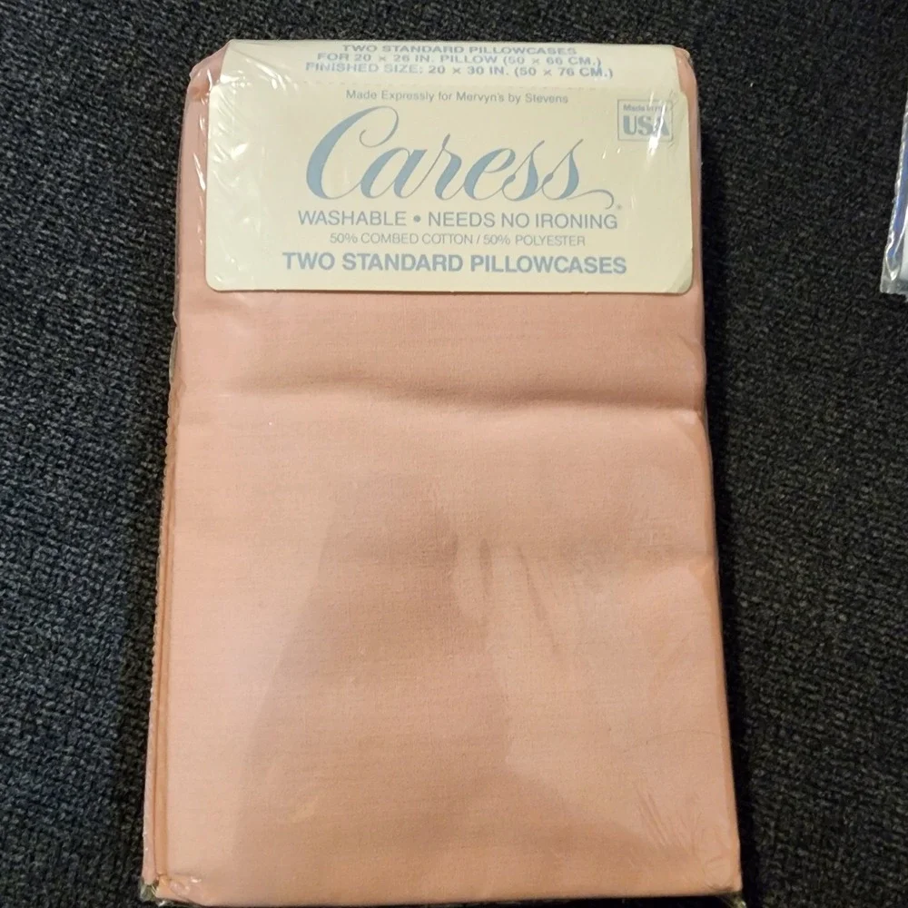 MERVYN'S Caress Two‎ Standard Pillowcases Pink VINTAGE NEW